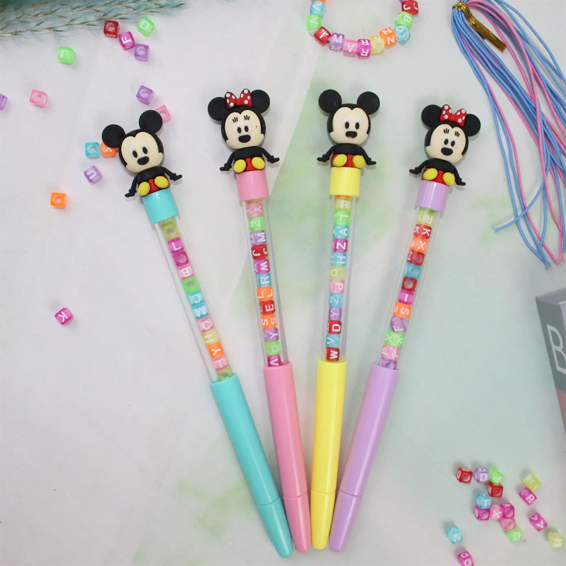 Randomly select 1 creative Mickey Minnie bead pen, DIY handmade bracelet puzzle student neutral pen, flowing sand black pen