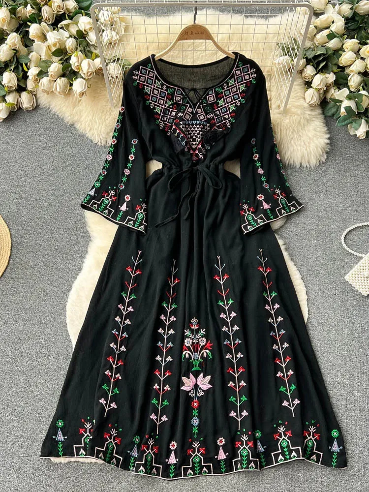 

Women Summer Bohemian Ethnic Style Retro Embroidery Round Neck Flare Sleeves Drawstring Holiday Long Sleeved Dress D3945