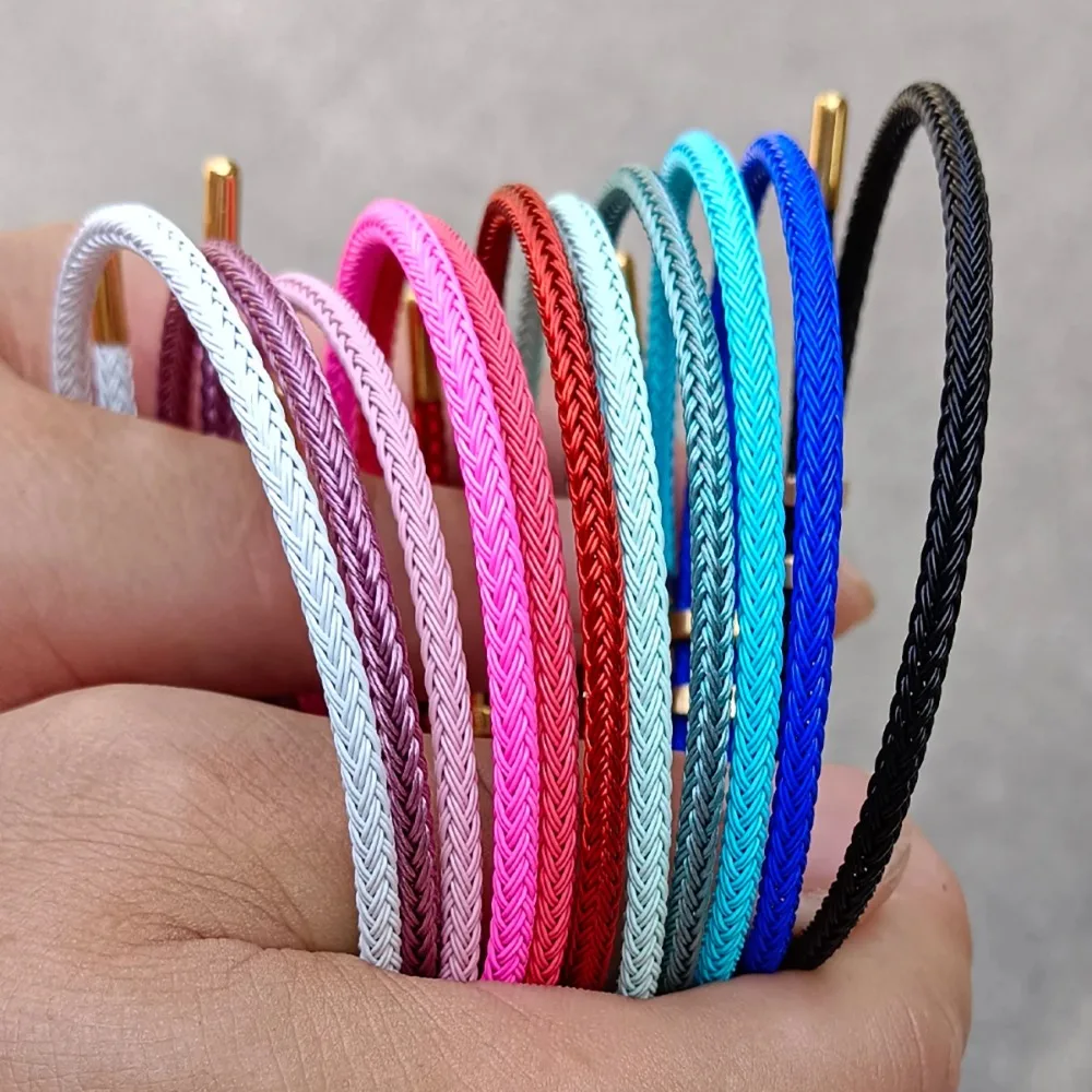 Vielseitiges und schlichtes, farbenfrohes Armband mit Edelstahlverschluss, verstellbares, wasserdichtes Unisex-Armband aus Titanstahl mit mehrfarbigem Kordelband.