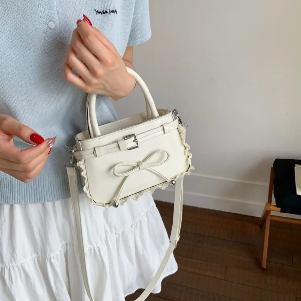 กระเป๋าหนังโบว์เกาหลีสุดฮิต กระเป๋าสะพายข้างโบว์หวานเก๋ กระเป๋าถือผู้หญิงอเนกประสงค์ลายลูกไม้ ใช้ได้ทุกวัน