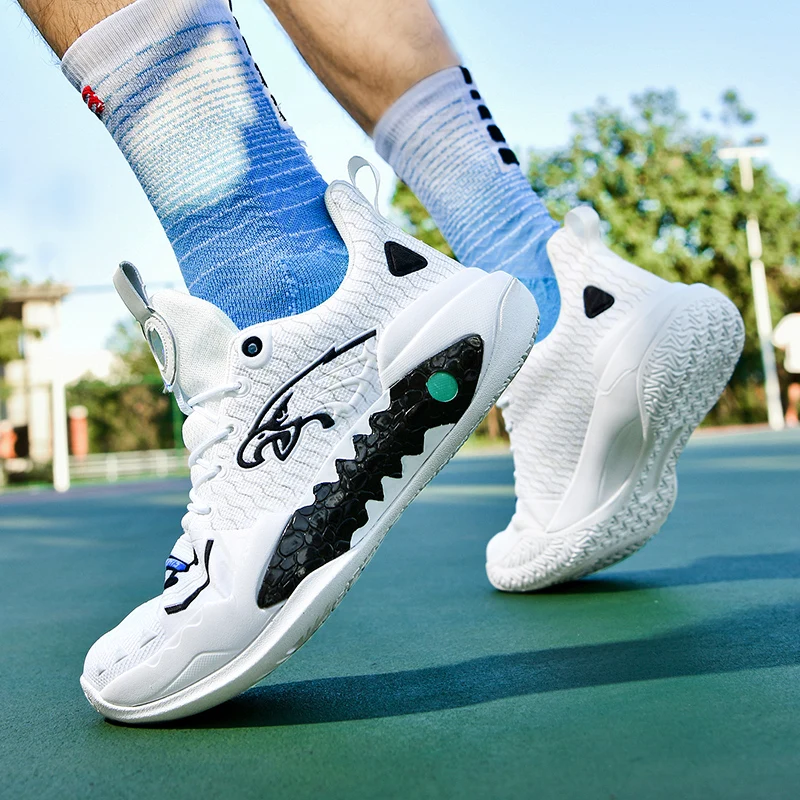 Sepatu basket berkualitas tinggi yang menyala dalam gelap, sol karet, EVA dengan gesekan yang berbunyi untuk siswa sekolah menengah.