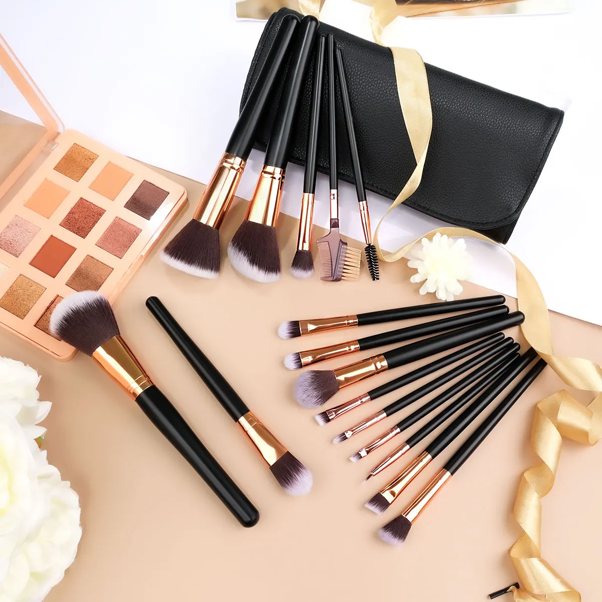 Set di pennelli per trucco Morbido e soffice Professiona Fondotinta cosmetico in polvere Ombretto Kabuki Miscelazione Pennello per trucco Strumento di bellezza Trucco