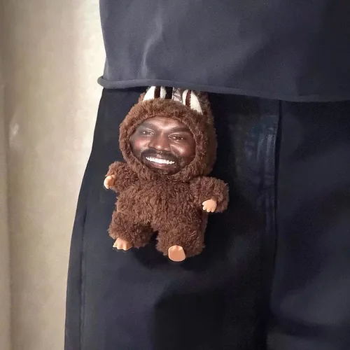 Imagen 2 del producto Nuevos productos periféricos Kanye West, colgante del mismo Layeye de Kanye, el mismo colgante de moda de Hip-Hop de Kanye, juguetes de decoración de tendencia, regalo