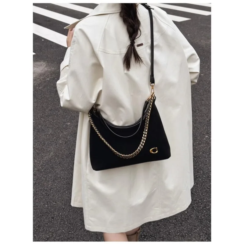 Women's New Light Luxury Fashionable High-End Black Suede Shoulder Crossbody Bag,Versatile for Commuting,Large Capacity Tote Bag