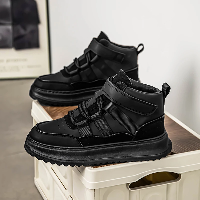 

The New Men's Thick-soled High-top Casual Sports Shoes for Spring and Autumn Are Lightweight and Have Soft Soles