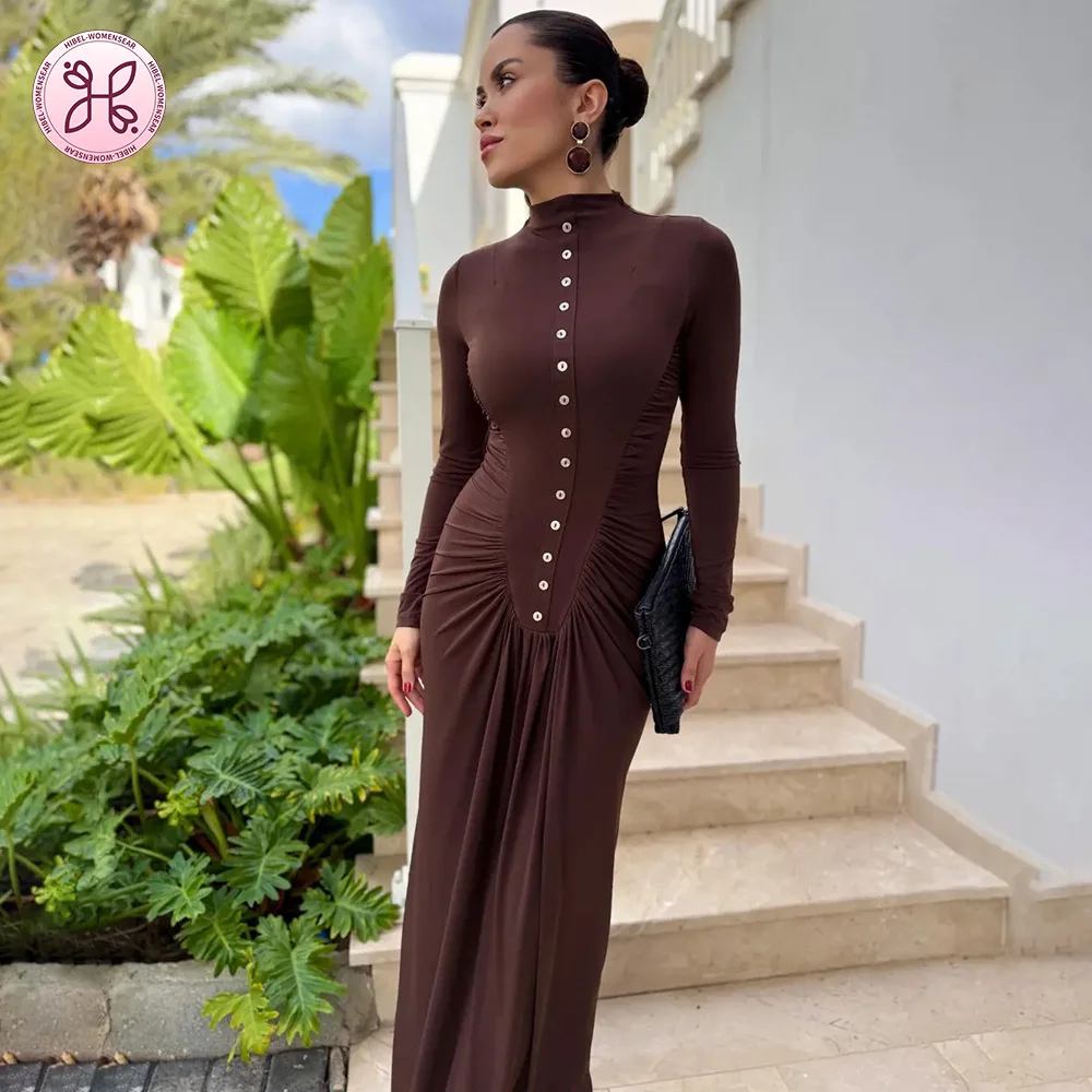 

Зимнее платье миди со рюшами — эффектные пуговицы и завязка на талии, предметы офиса