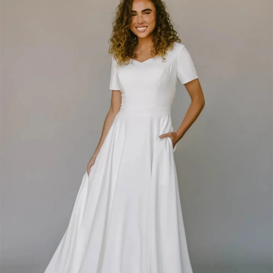 

2024 New Simple Wedding Dresses With Short Sleeves A-line V Neck Buttons Bridal Gowns Custom Made Bride Gown فساتين مناسبة رسمية