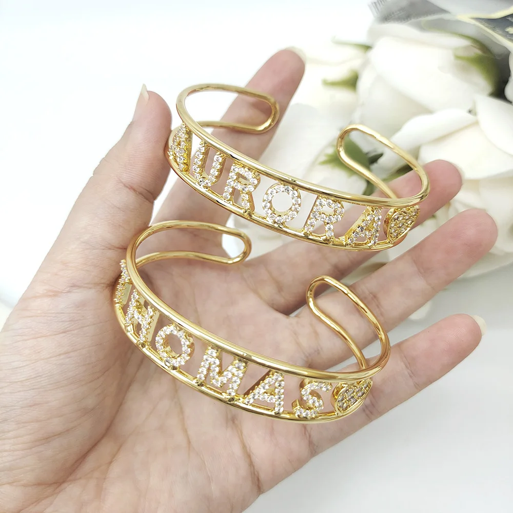 Pulsera personalizada con letras de circonita para mujer, brazalete con apertura ajustable, joyería ostentosa con nombre, el mejor regalo para mamá