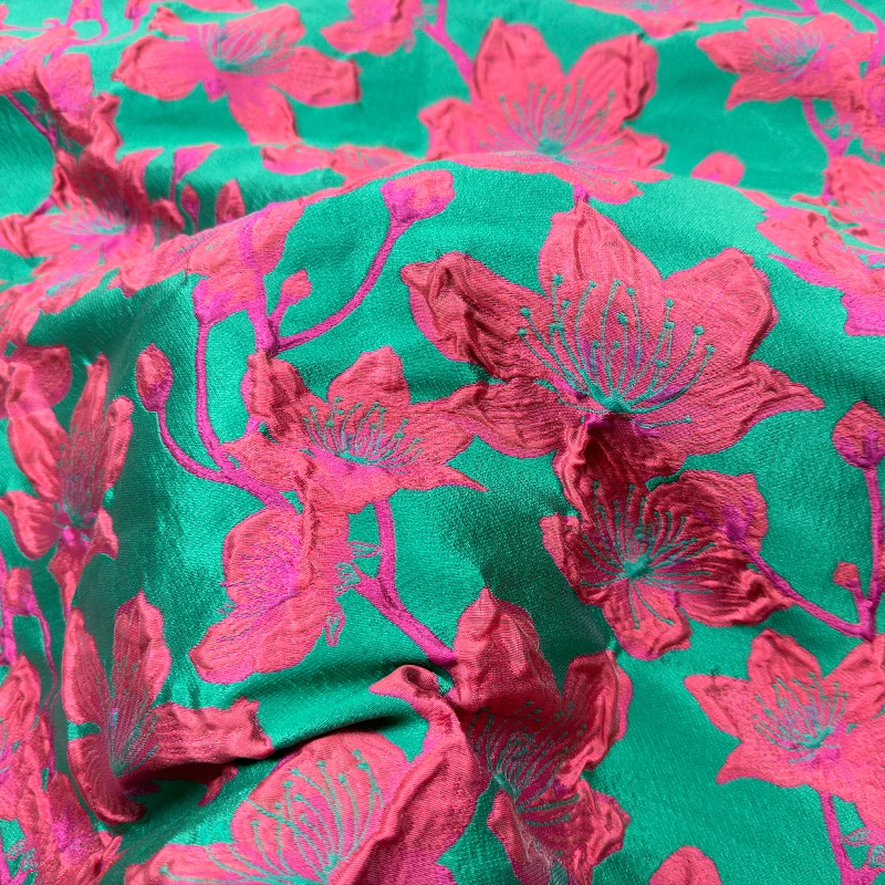 European and American Spring and Autumn Red Flower Women\'s Jacquard Fabric Windbreaker Dress Weaving Brocade Clothing Fabric