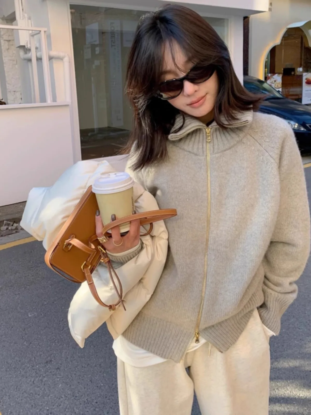 This year\'s fashion turtleneck 100% cashmere zipper cardigan women autumn and winter lazy loose thick knit sweater coat