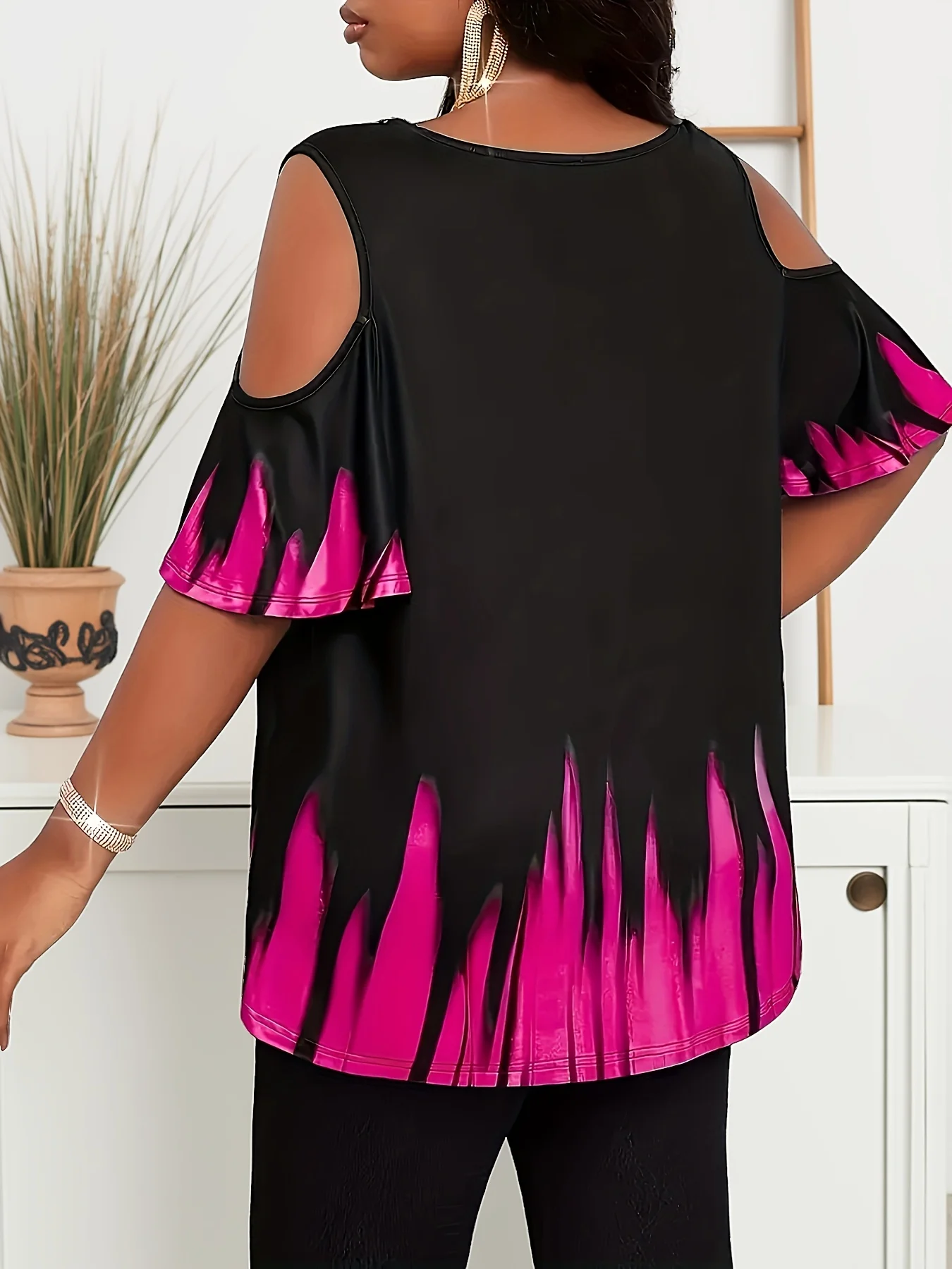 Plus Size Women's Gradient Print Off-Shoulder T-Shirt - Casual Short Sleeve with Paisley Detail, Stretchy Polyester Blend, Machine Washable - Plus Size T-Shirt