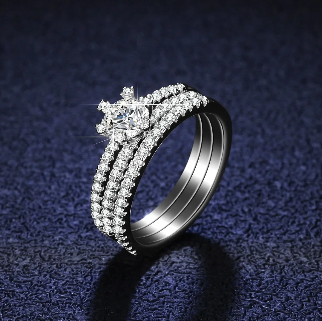 

18K Gold Inlaid Moissanite High-end Fashion Ring PT950 Platinum Inlaid Ring, Three Row Women's Fashionable and Simple Ring