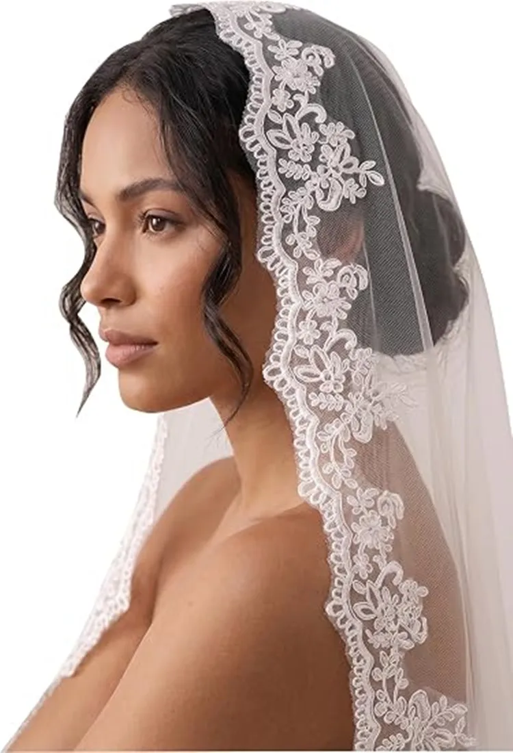 Mantilla Short Wedding Veil 1 Tier Long Lace Edge Bridal Veil with Hidden Comb for Brides