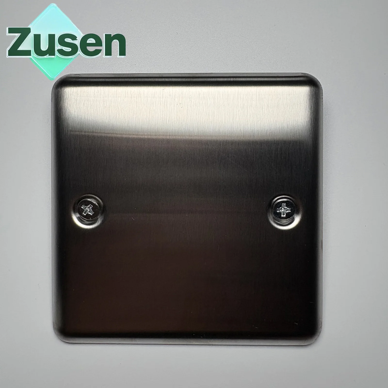 

Неперфорированная панель переключателей Zusen из нержавеющей стали 86*86 для кнопочного переключателя