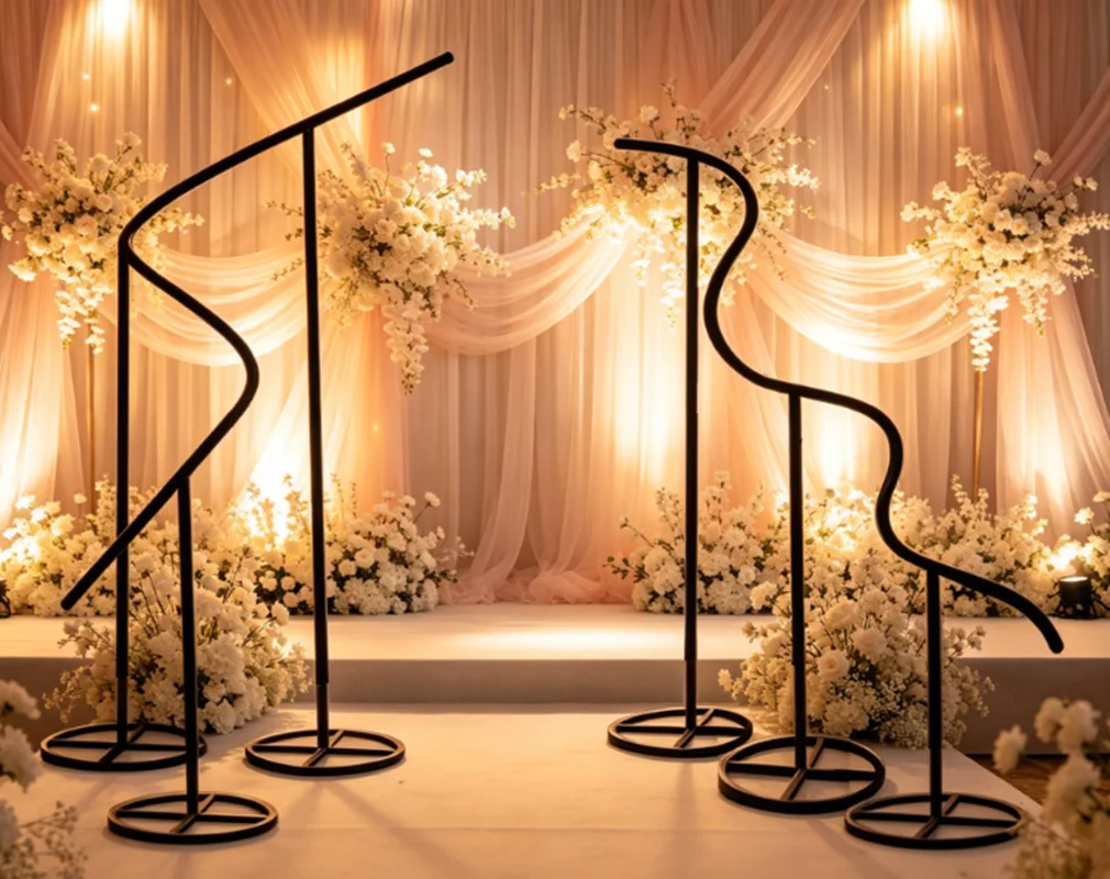 Moderner Metall-Hochzeitsbogen, gewellter Ausstellungsständer, DIY-Hängeblumenständer für Outdoor-Partys, Bühnenhintergrund und besondere Anlässe – Detail 4