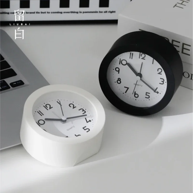 New Alarm Clock Students Desk Watch Simple Night Light Destop Dormitory Wake Up God Silent Digital Clock Children Room Clock