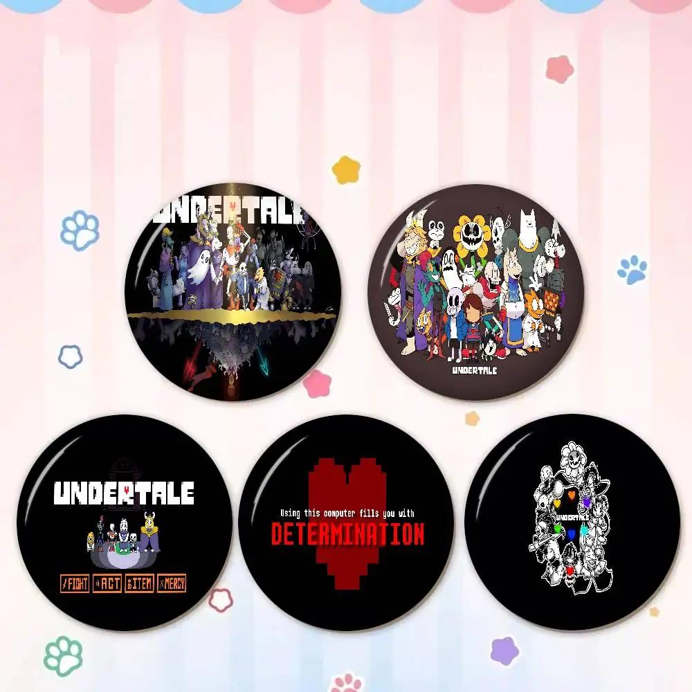 U-Undertale G-Game Customizable Soft Button Pin For Women Creative Jewelry Funny Badge Cartoon Lover Hat