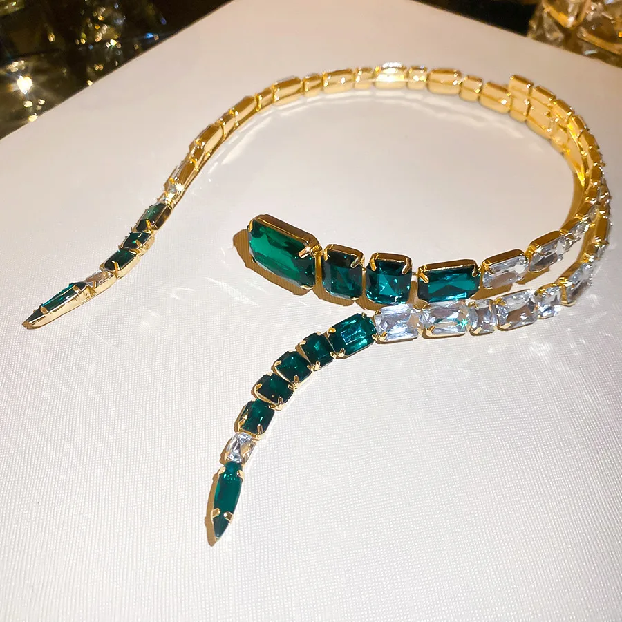 Neue Geometrische Diamantbesetzte Halskette, Personalisiert, Trendig und Extravagant, Leichter Luxus und Raffinierte Nischen-Halskette für Damen – Detail 8