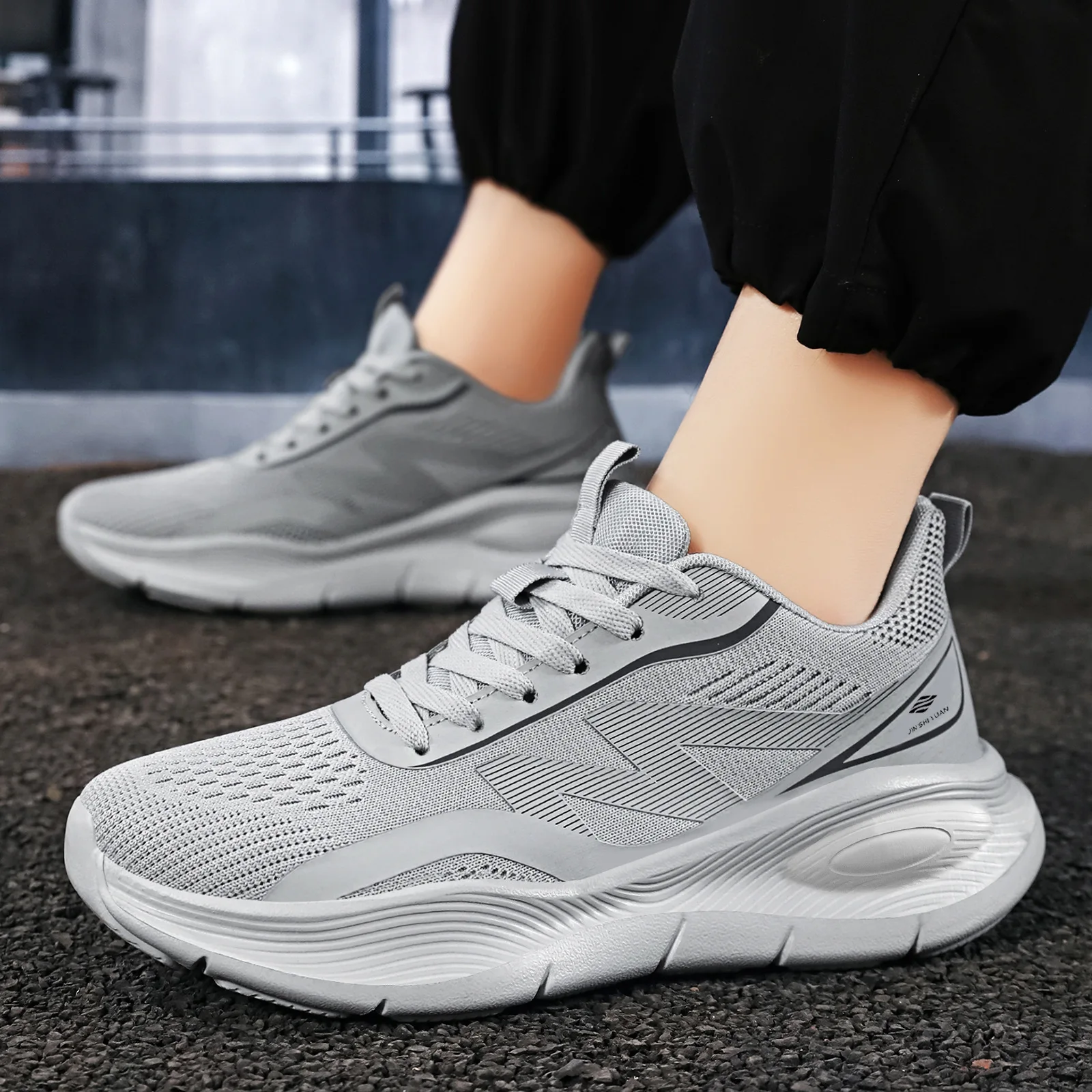 男性軽量メッシュスニーカー無地通気性衝撃吸収ノンスリップソフ - Shock Absorbing Gym Trainers のレビューと価格