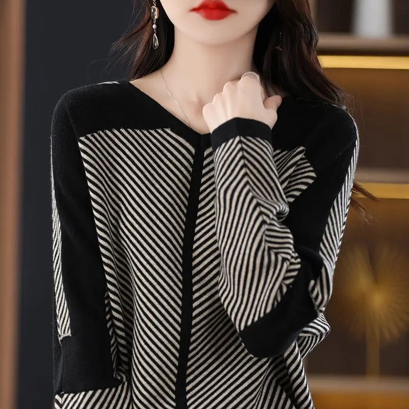 Striped Sweater Ladies V-neck Top Tee Autumn Winter New Patchwork Batwing Sleeve Loose Knitting Pullovers Women Clothes Top Tee