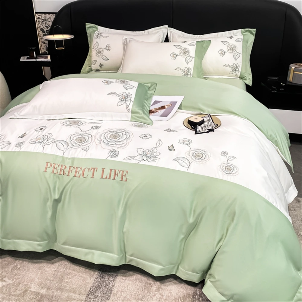 

Luxury Bedding Set Print Flowers Embroidered Four Piece Set Bed Sheet Quilt Cover Pillowcases Home Duvet Cover Set Home Textiles