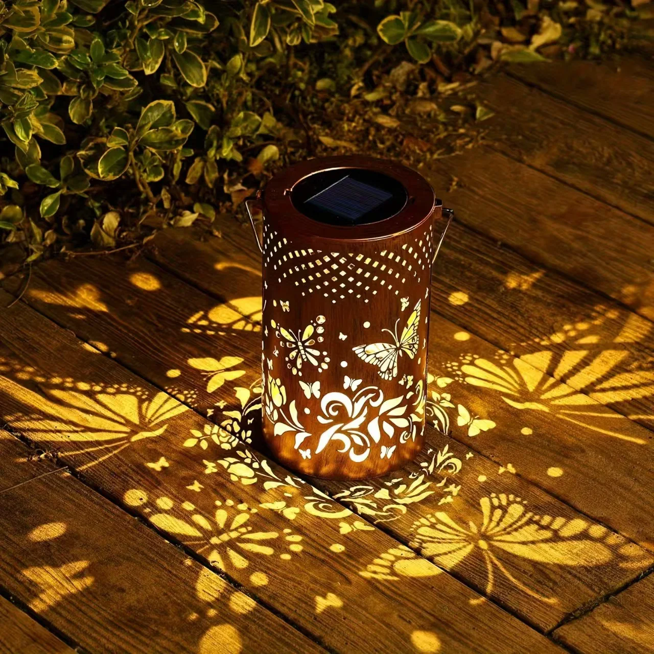 For Amazon Explosions Outdoor Garden LED Solar Lantern Iron Hanging Lights Hollow Design for Balcony Decorative Camping