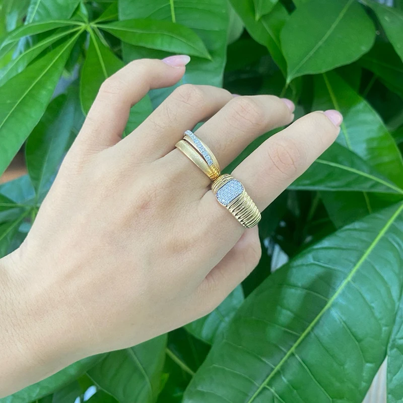 LUOWEND 100% 18K Yellow Gold Rings Women 0.30carat Real Natural Diamond Engagement Ring Elegant Romantic Style Wedding Jewelry