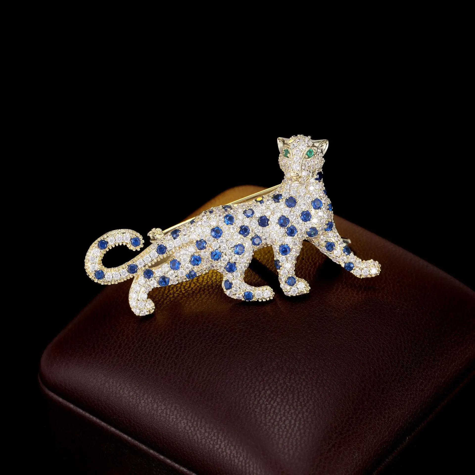 Elegant Cubic Zirconia Leopard Brooch Pin for Men Coat Suit Corsage Wedding Engagement Party Jewelry Accessories Wholesale