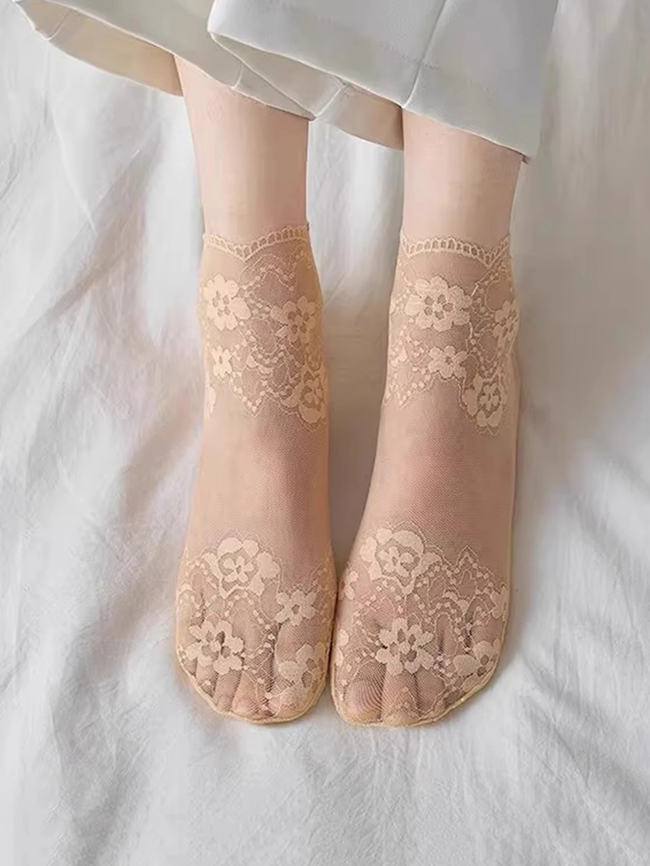 1/5 Paar modische Blumen-Mesh-Spitzensocken, unsichtbare transparente Tüllsocken, atmungsaktive, rutschfeste, flache Socken für Damen – Detail 6