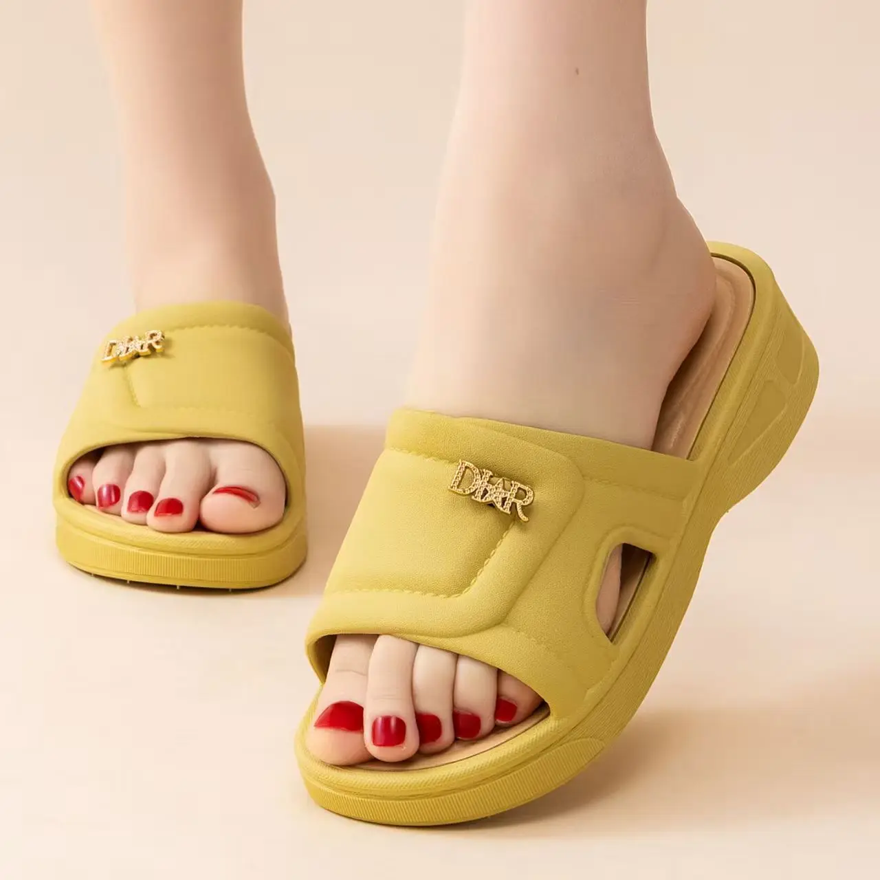 

Женские летние новые шлепанцы на танкетке с одной лямкой, на толстой подошве, нескользящие, водонепроницаемые, легкие, для дома и улицы, сандалии