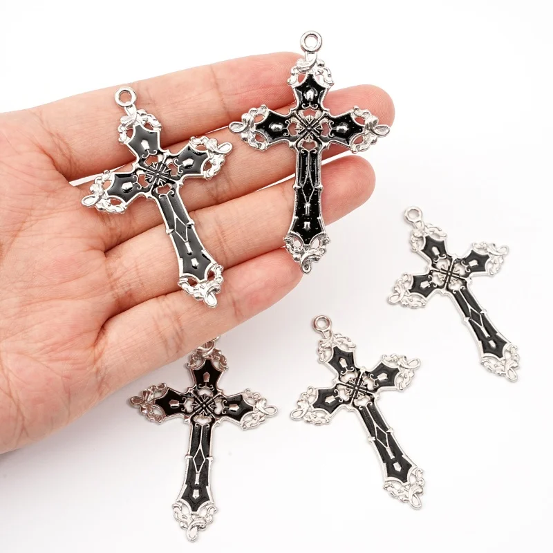 5Pcs Gothic Silver Frame Black Imitation Enamel Cross Pendant Retro Decorative Filament Cross Pendant Jewelry Making Accessories