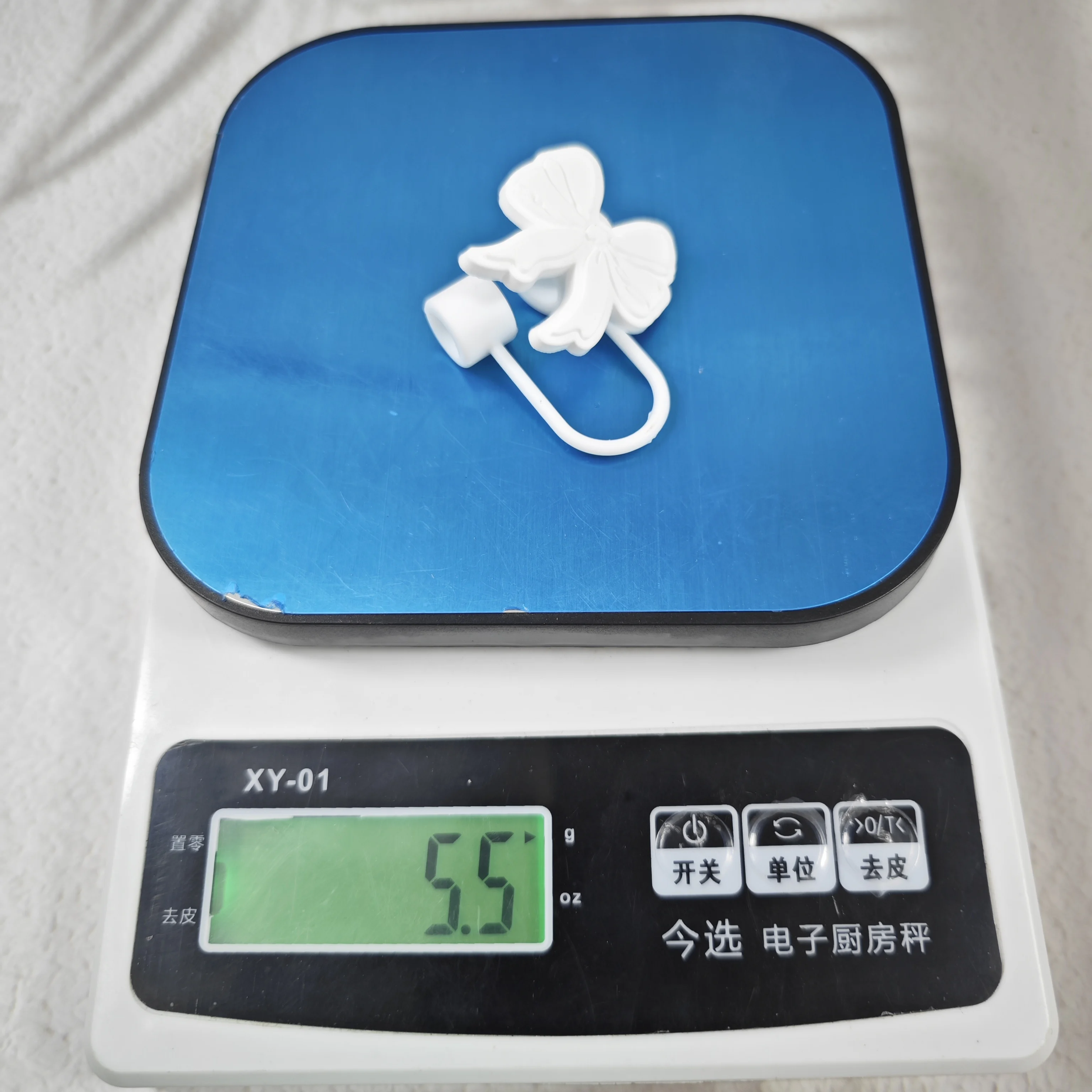 إكسسوارات الأكواب لفيونكة بيضاء أنيقة، وأكمام كوب سيليكون عالمية، وأكواب طازجة مضادة للانزلاق، ومياه قوية #4