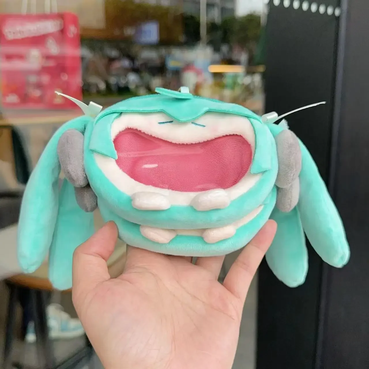 Bandai Anime Hatsune Miku Q Versie Kawaii Figuur Multi Functionele Pluche Mini Tas Hanger Hoofdtelefoon Tas Zak Portemonnee Geschenken