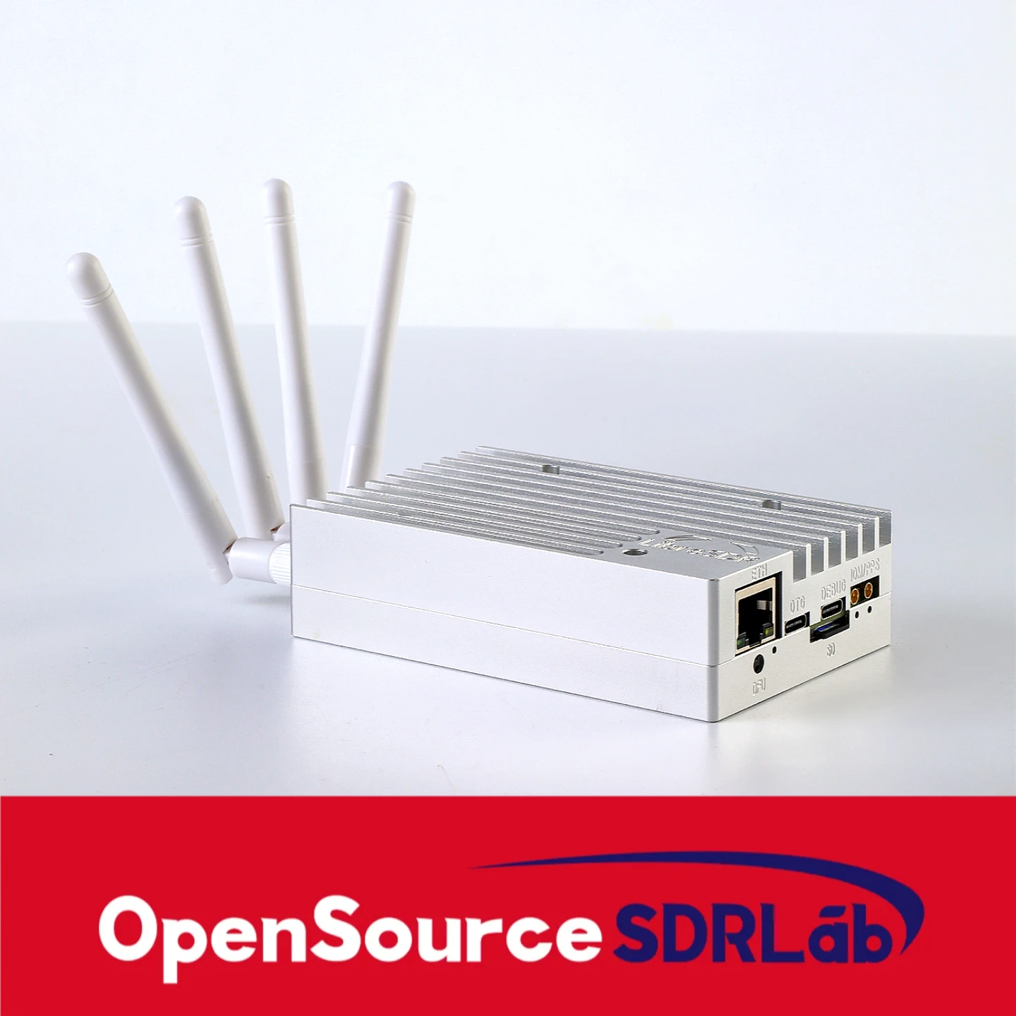 منصة تجربة الاتصالات المحددة بالبرمجيات SDR AD9363 AD9361 ZYNQ7020 ADI Pluto