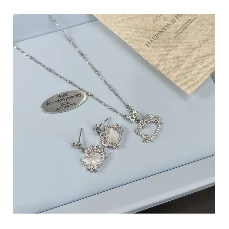 

Sweet Wind Girl Heart Kitten Pendant Earrings Necklace Slightly Inlaid with Zirconium Bow White Fritillary Niche Neck Chain Tide