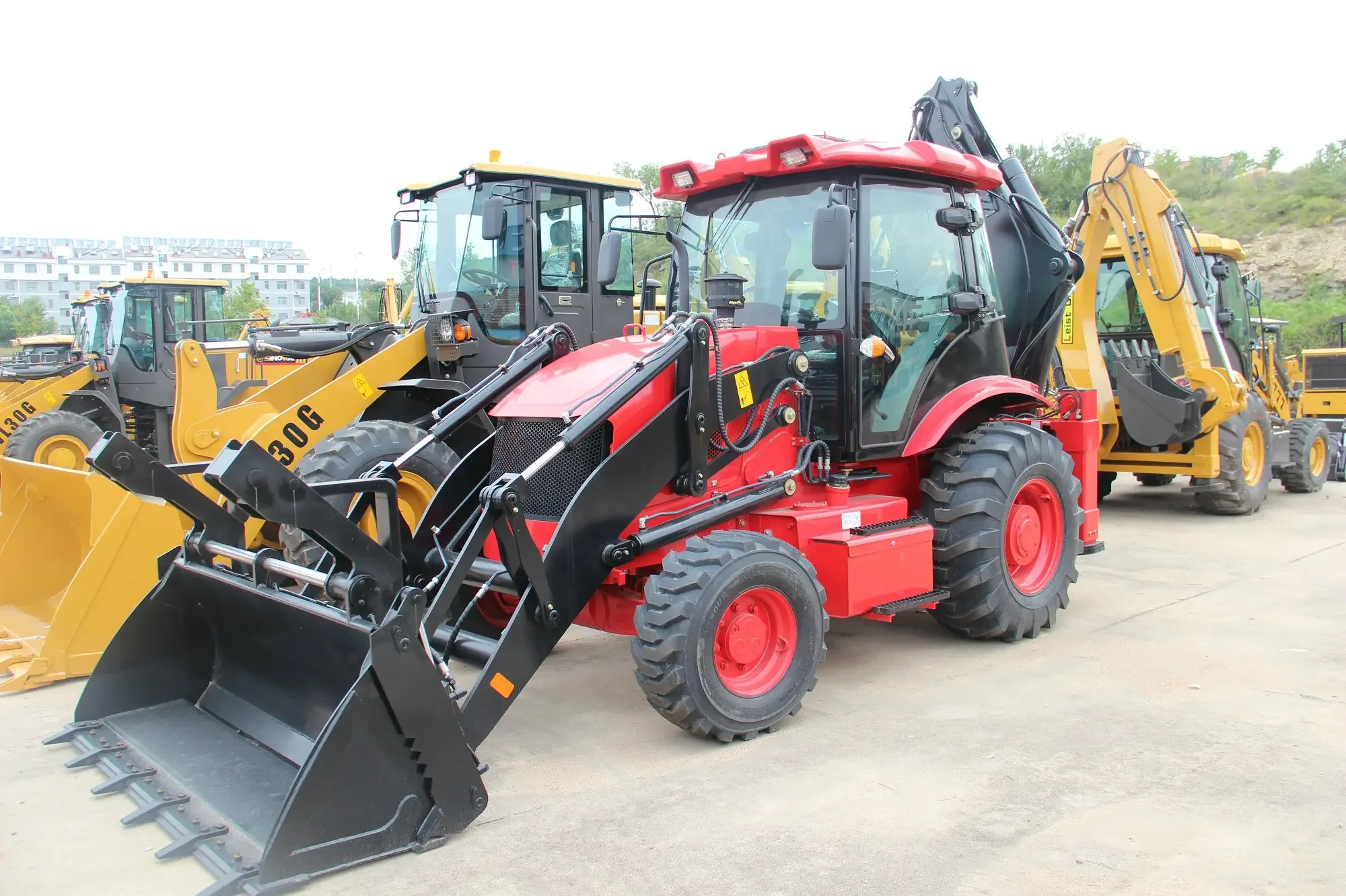 Trator com Carregador e Roda Escavadeira, Mini Retroescavadeira, 4x4