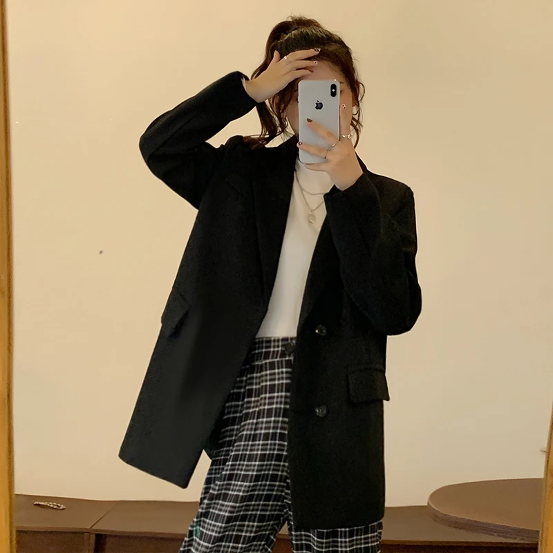 

Loose Suit Jacket Women 2025 Autumn Oversize Solid Suits Coat Female Elegant Casual Button Turn-Down Collar Coats Femme