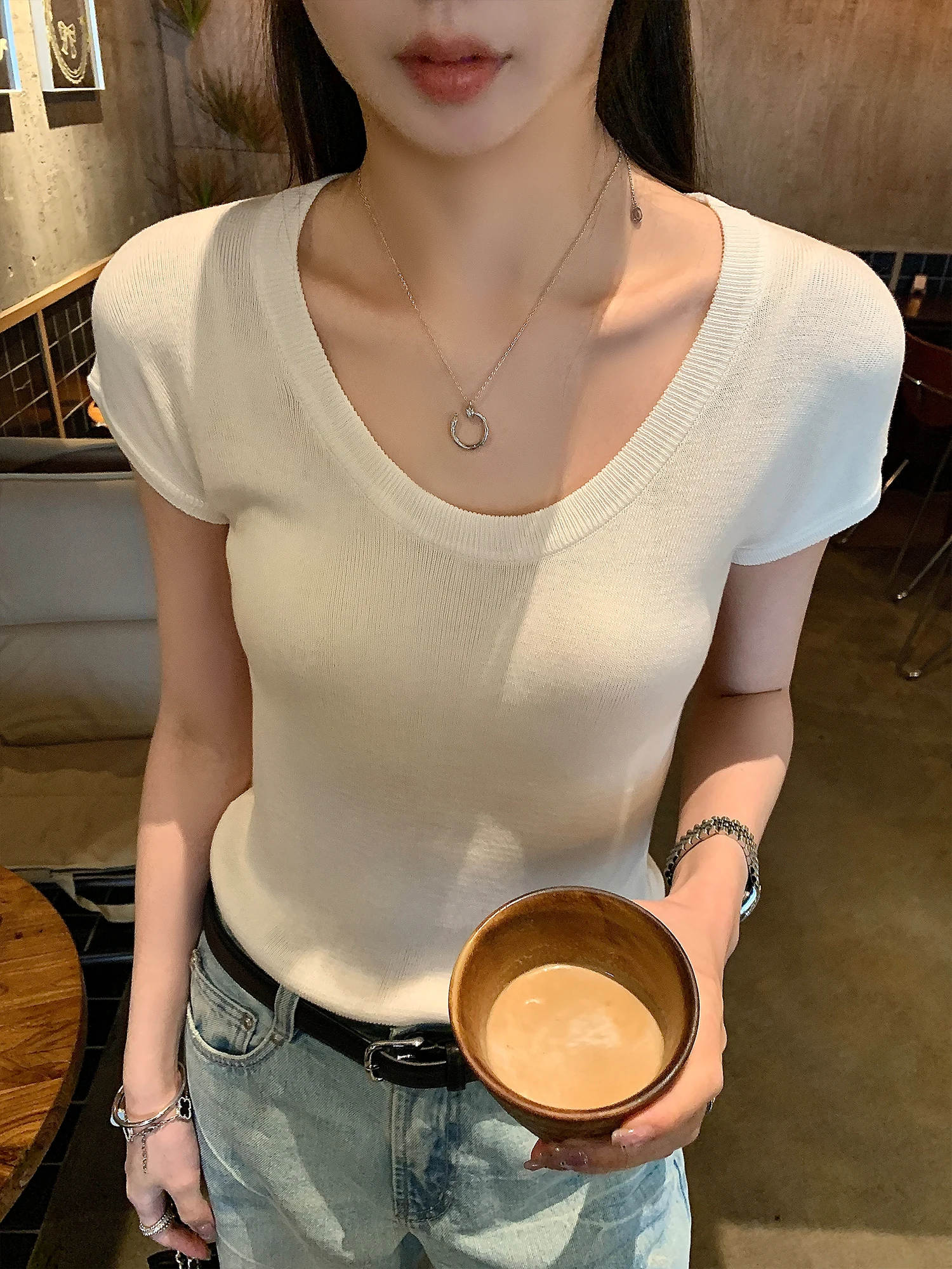 

Женская весенняя повседневная футболка из ацетатной шерсти с V-образным вырезом, мягкая, комфортная, облегающая, с коротким рукавом