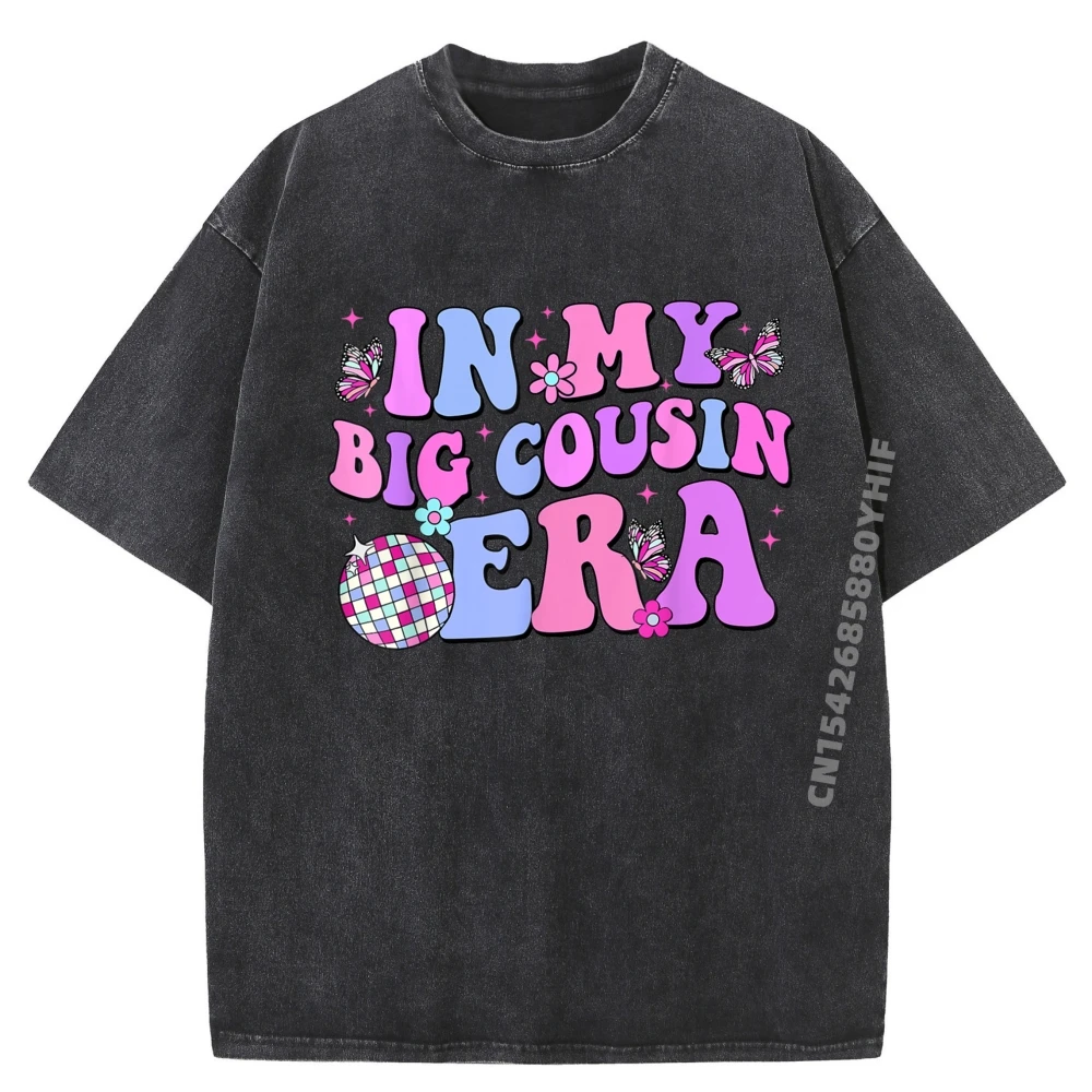 

Футболка с обычным принтом In My Big Cousin Era, футболки с графическим рисунком, мужская потертая футболка в стиле ретро для отдыха