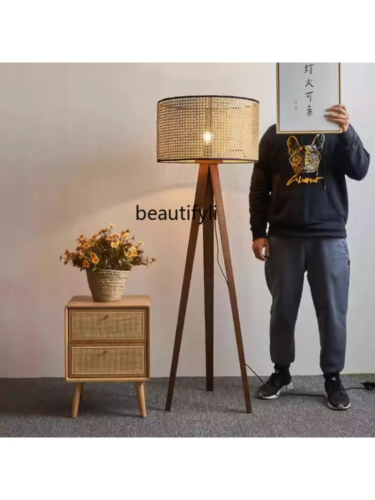 Japanese Retro B & B Nordic Log Style Creative Personalized Bedroom Living Room Study Floor Handmade Bamboo Lamps