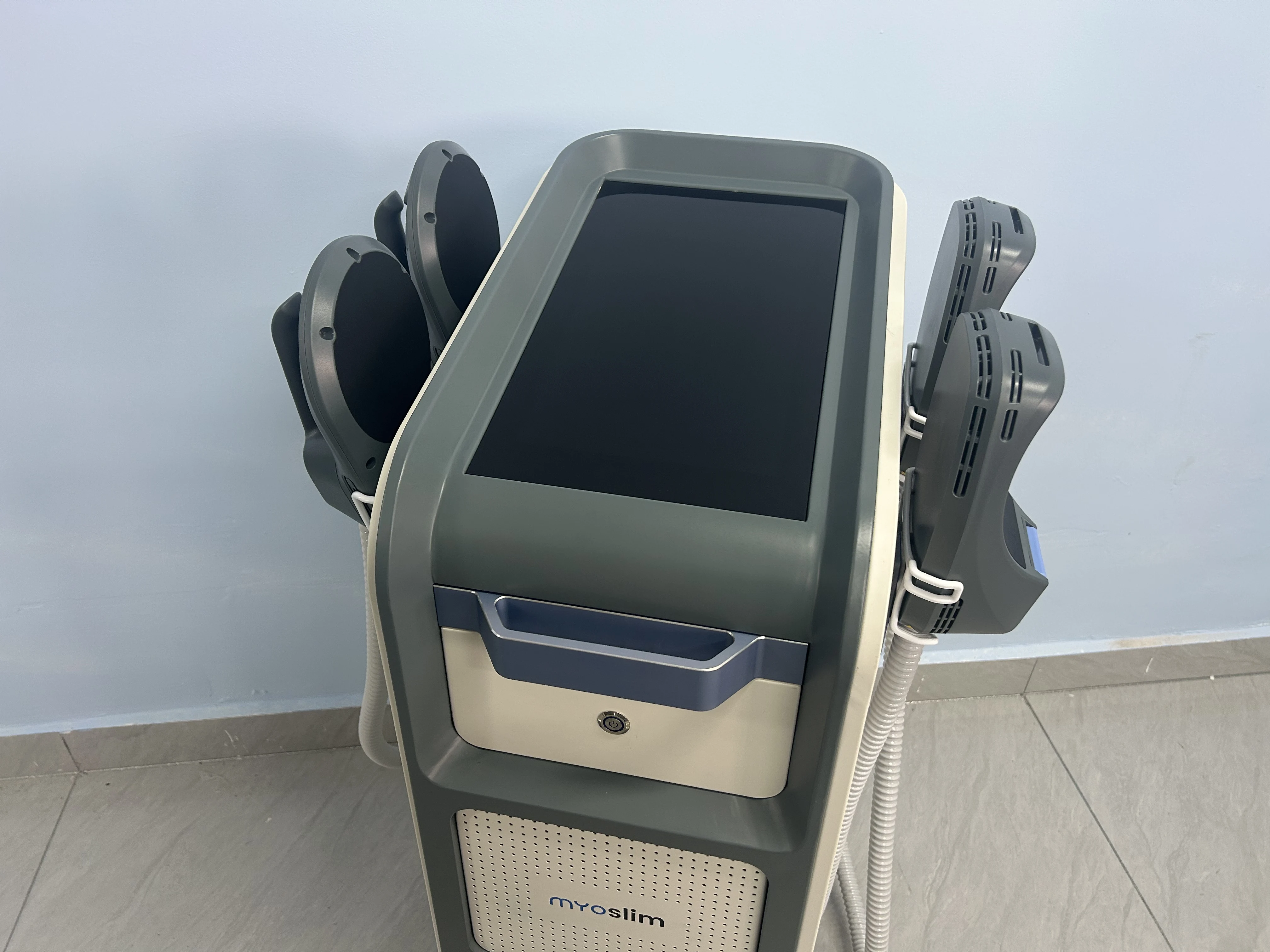 

6000 Вт новый RF магнитный портативный портативный EMS лицо тонкие линии лица жилет формирование линии Taxl идеальная кривая сжигание жира Hipspinming