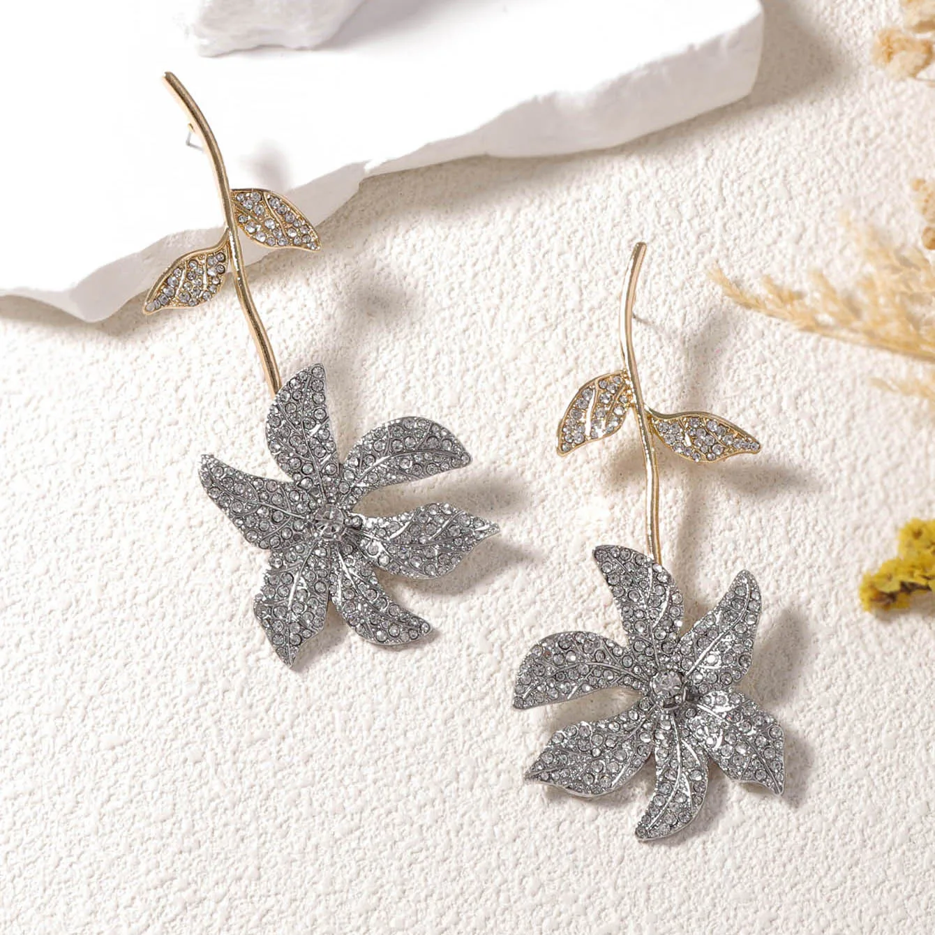 ZAA Vintage Jewelry High Quality Elegant Rhinestone Flower Earrings Women Trendy Holiday Party Accessoires Birthday Gifts