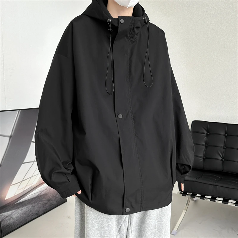 

Spring Mens Jackets And Coats Streetwear Waterproof Loose Jacket Men Windbreaker Fashions Hooded Clothes Male Charge Suit