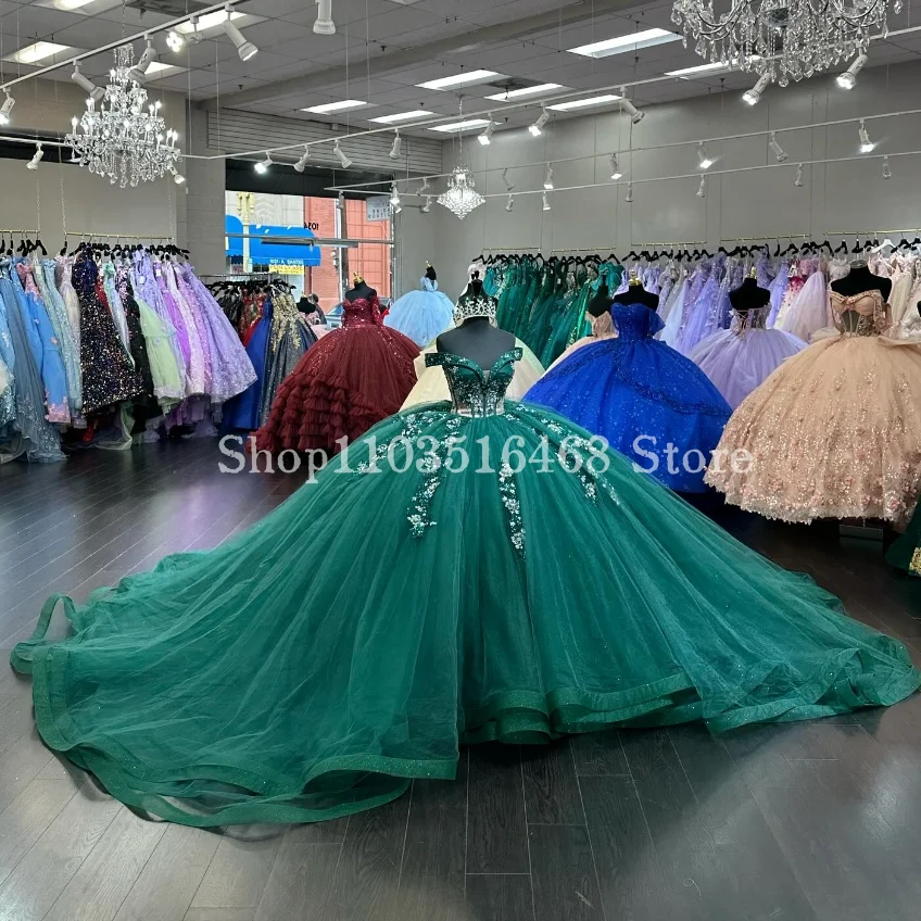 فستان Quinceanera الأخضر الزمردي الأنيق ، بدون حمالات فاخرة ، حافة كاتدرائية ، أبليكيه ، فستان الأميرة من خلال النظر ،