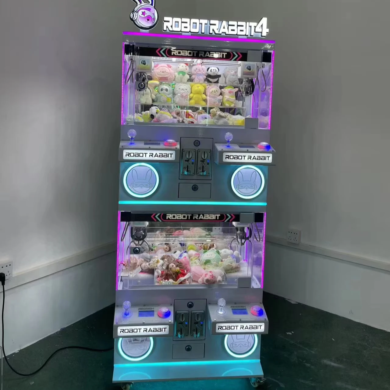 

Coin Operated Customizable Metal Gift Claw Machine Commercial Entertainment