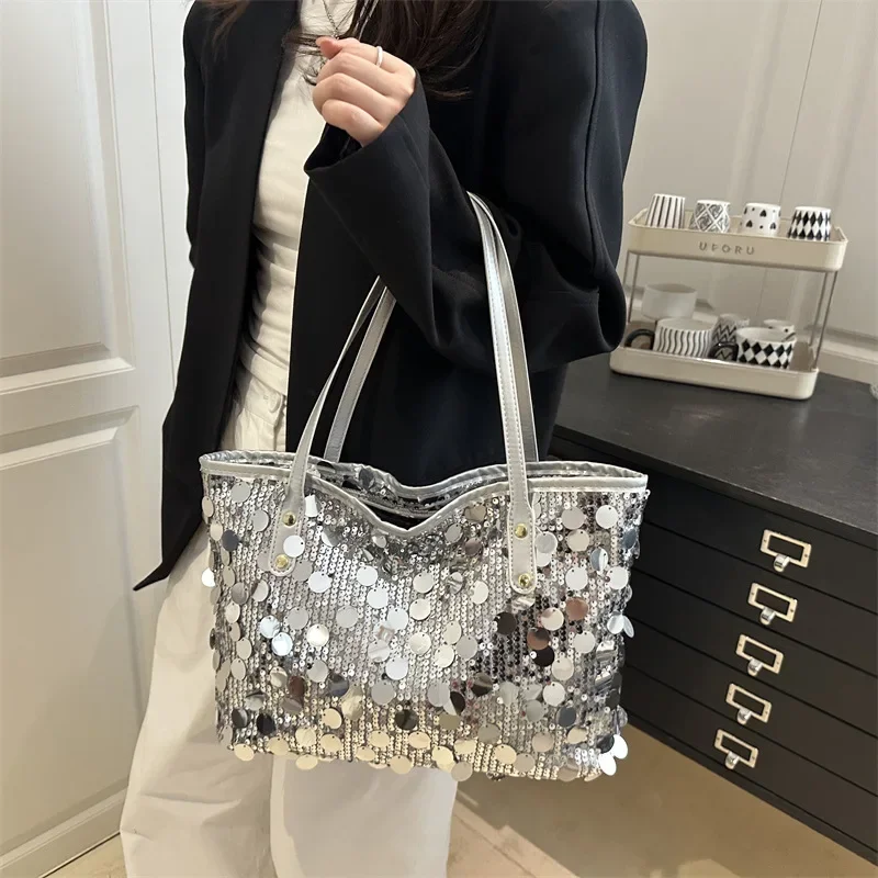 

Large Capacity Fashion Sequin Bucket Shoulder Bag Versatile Commuting Tote Bag for Women
