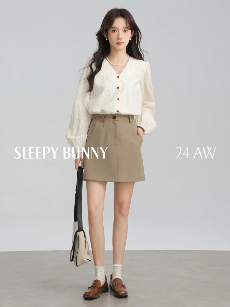 Vintage V Neck Lantern Sleeve Blouse Women Loose Fit Chinese Style Spring Shirt Casual Elegant Office Lady Tops for Daily Wear