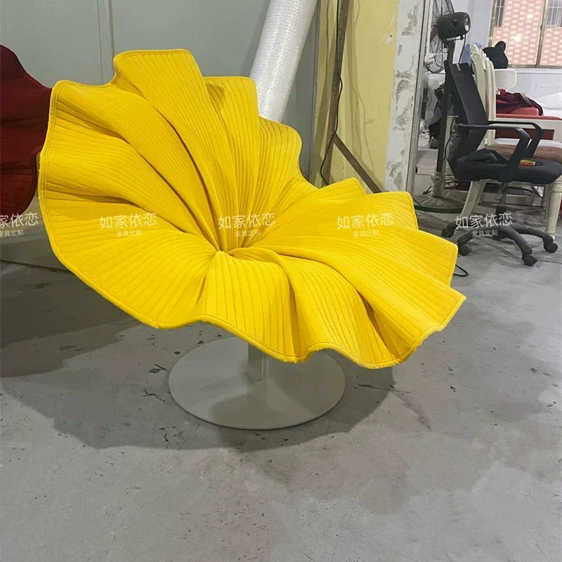 Minimalist designer living room single rotating petal chair model room living room balcony lotus leaf flower leisure chair