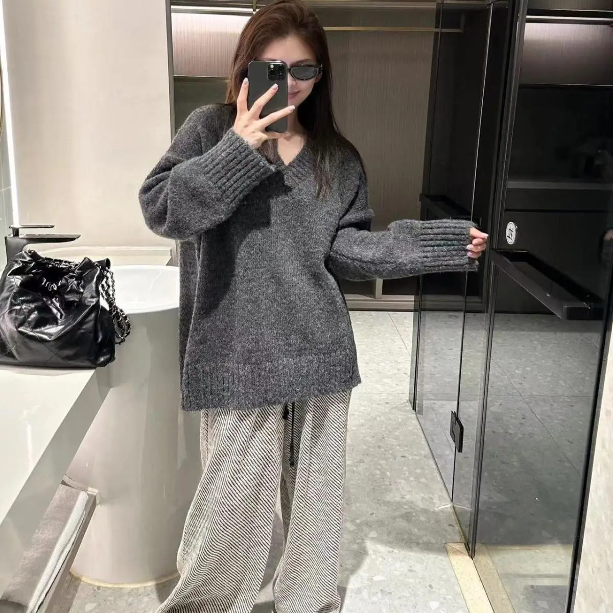 

Корейский теплый свитер с V-образным вырезом для женщин, осенне-зимний, в стиле «ленивый шик», свободный, мягкий, элегантный, вязаный топ, трендовая женская одежда