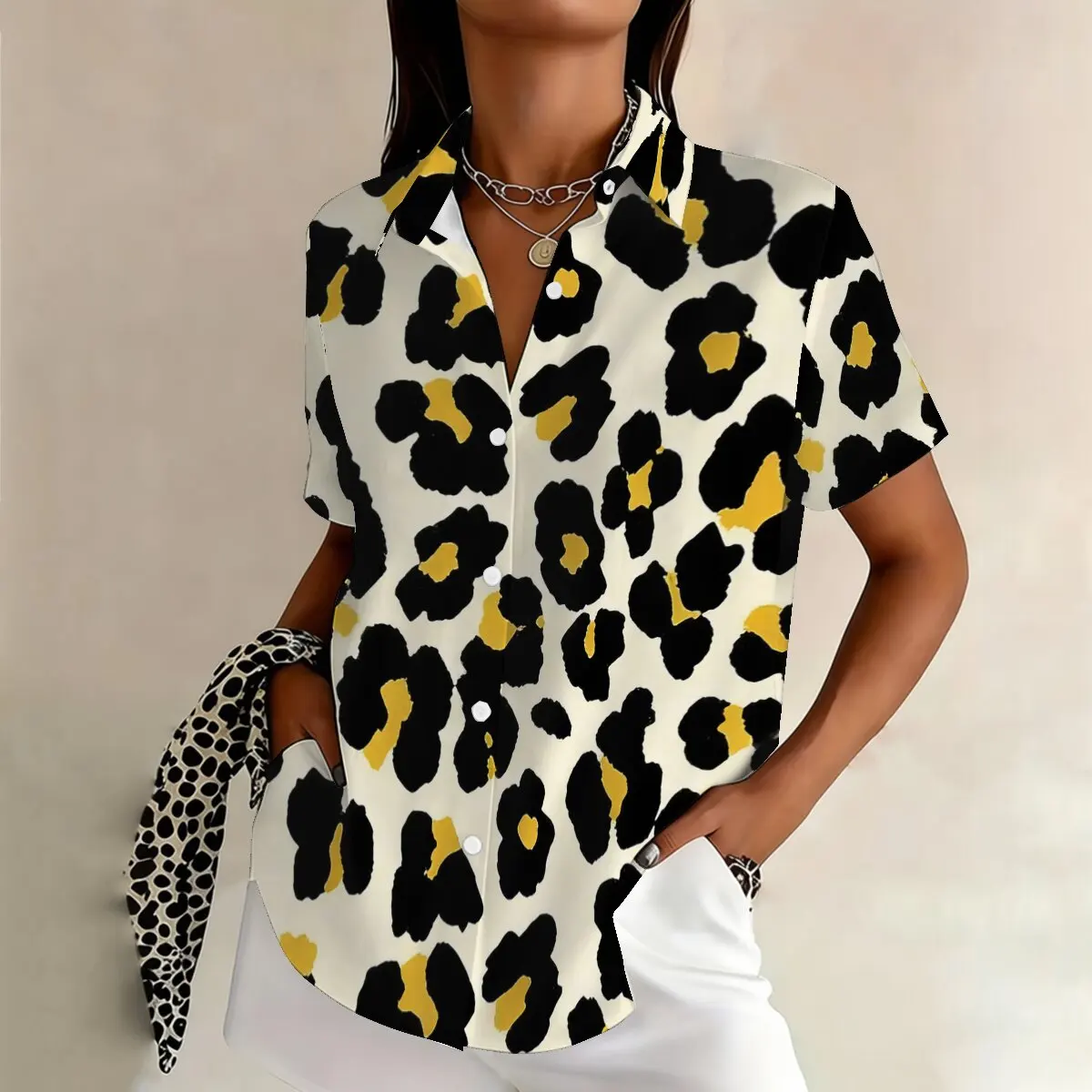 

Fashion women's plus-size short-sleeve shirt with unique leopard print, retro and exquisite, suitable for workplace, dating